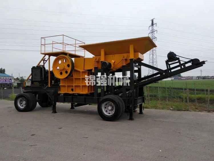 投資這樣的移動式建筑垃圾破碎機多少錢一臺?(圖1) 投資這樣的移動式建筑垃圾破碎機多少錢一臺?(圖1)